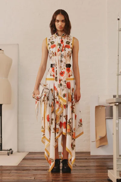 Look 18